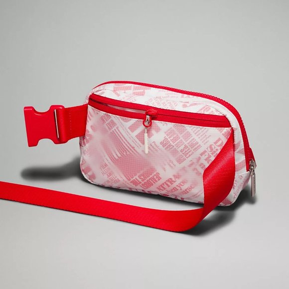 lululemon NWT everywhere belt bag 1L white/lulu red manifesto - Picture 4 of 6